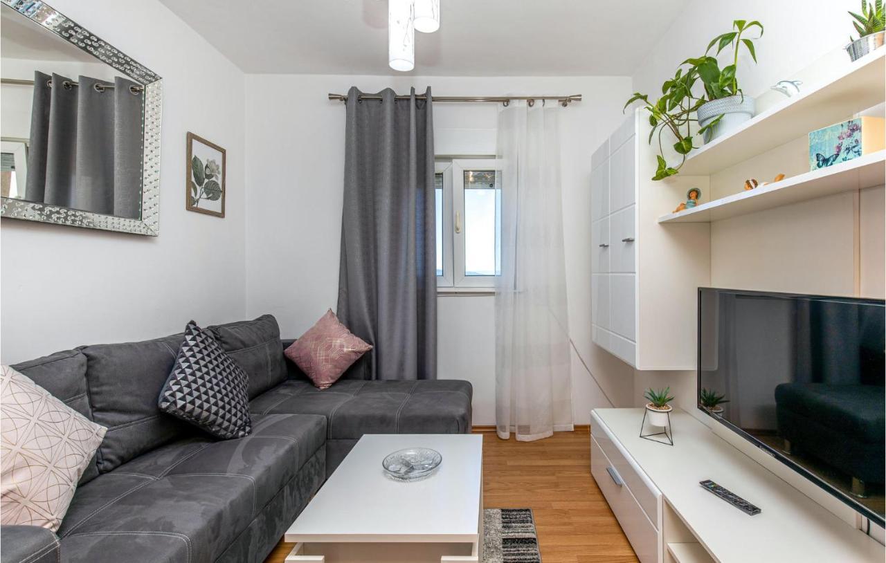 Amazing Apartment In Kostrena With 1 Bedrooms And Wifi Eksteriør bilde
