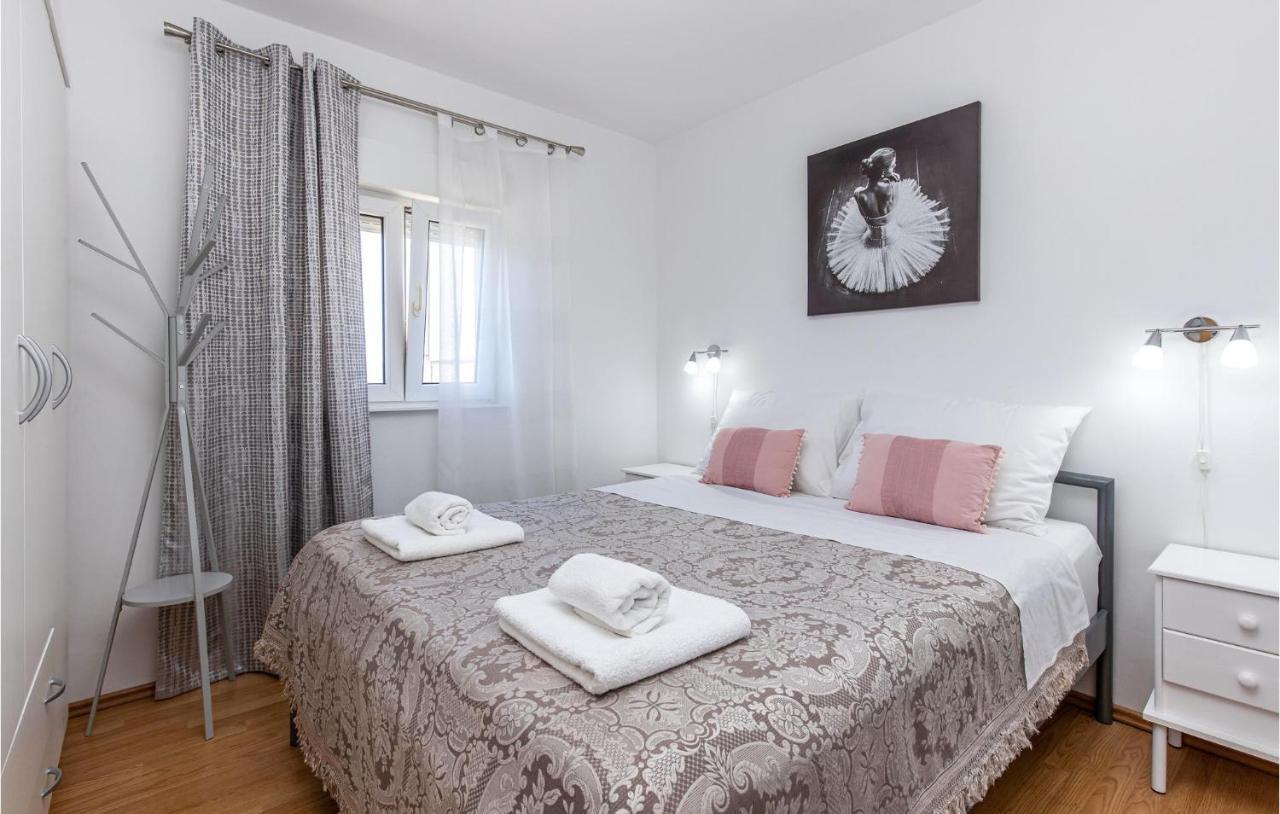 Amazing Apartment In Kostrena With 1 Bedrooms And Wifi Eksteriør bilde