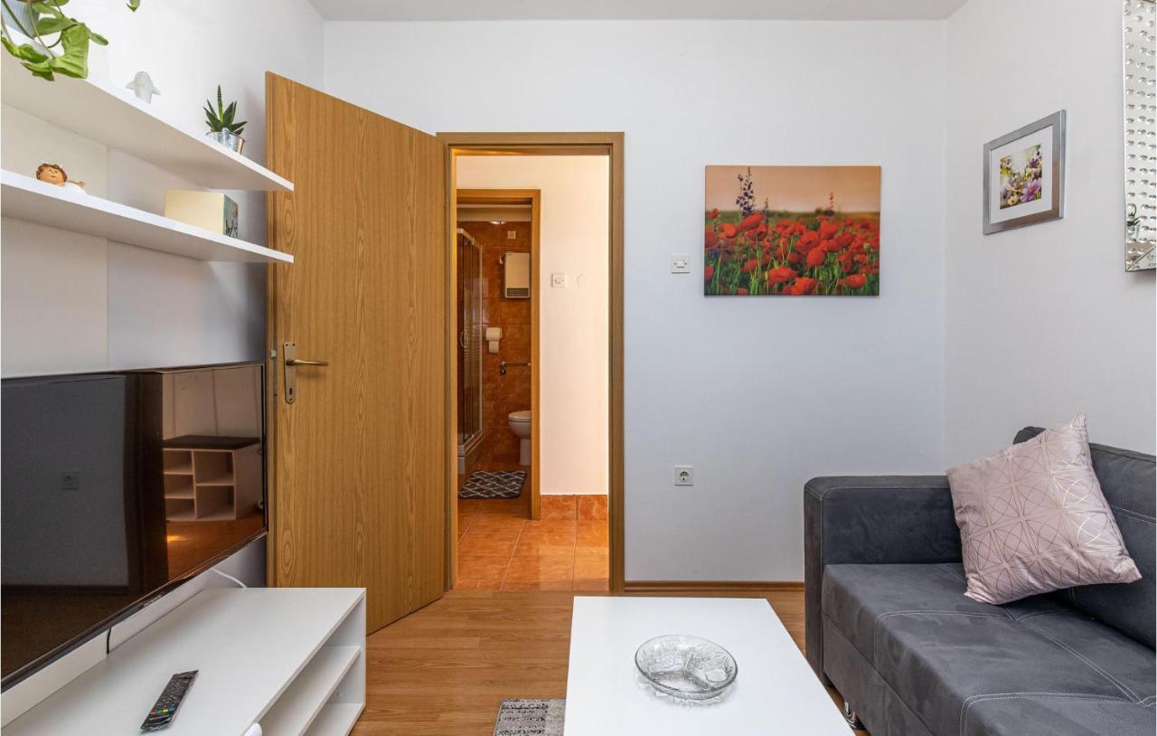 Amazing Apartment In Kostrena With 1 Bedrooms And Wifi Eksteriør bilde