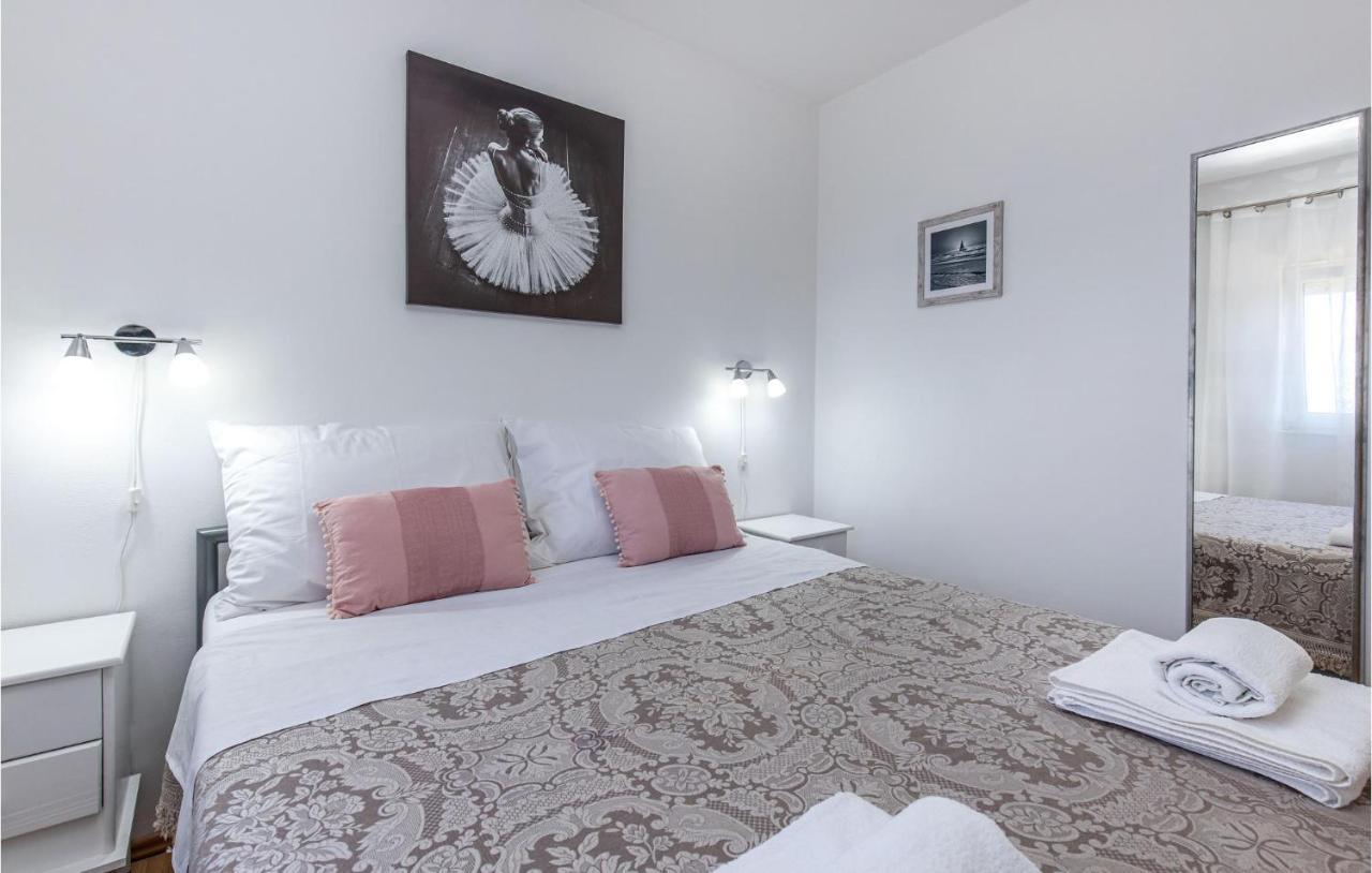 Amazing Apartment In Kostrena With 1 Bedrooms And Wifi Eksteriør bilde