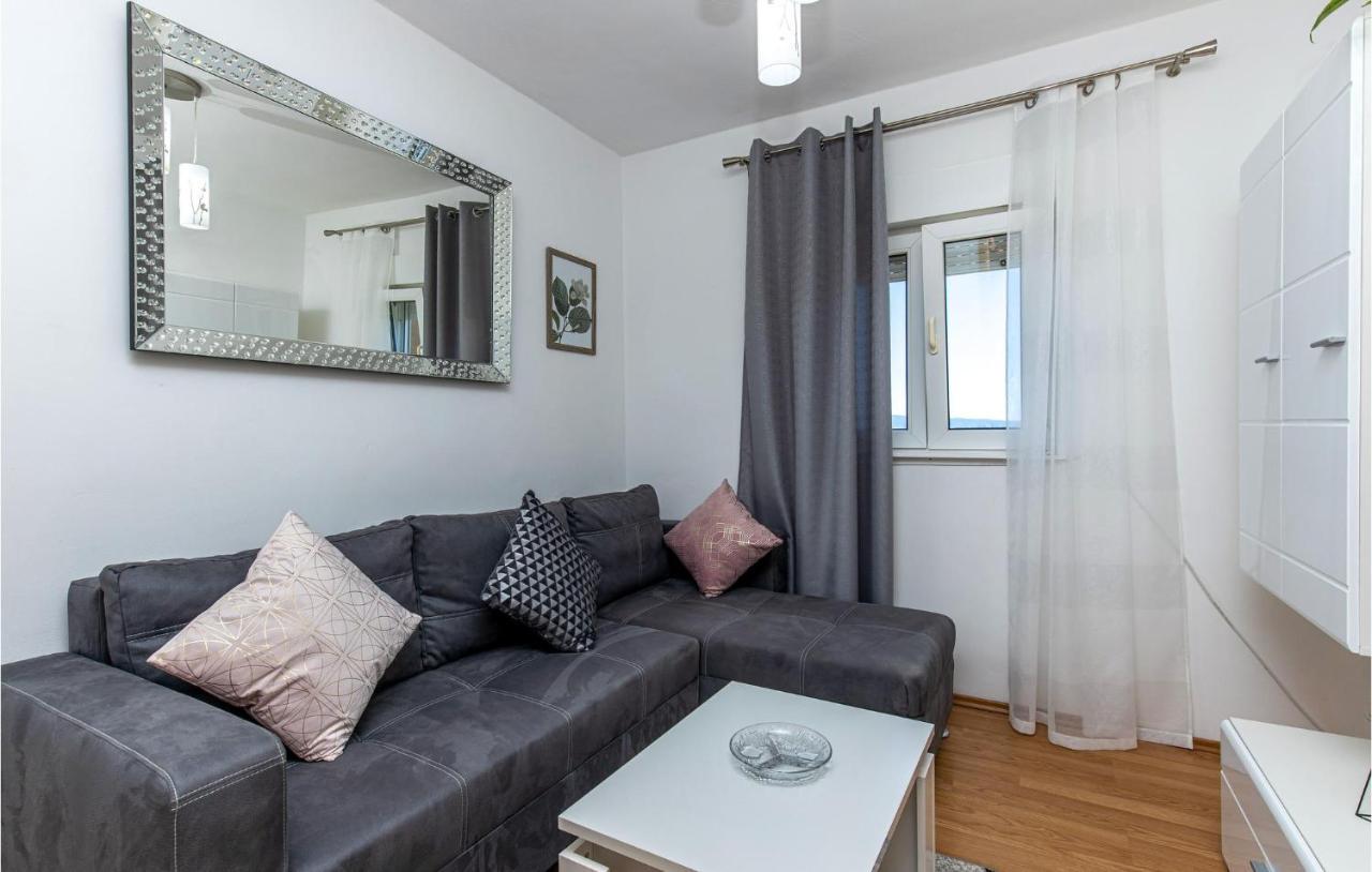 Amazing Apartment In Kostrena With 1 Bedrooms And Wifi Eksteriør bilde